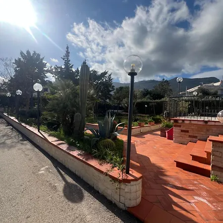 Hébergement de vacances Donna Toni Carini