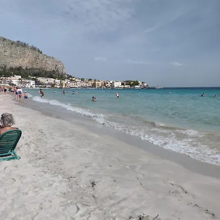 Casa vacanze Donna Toni Carini