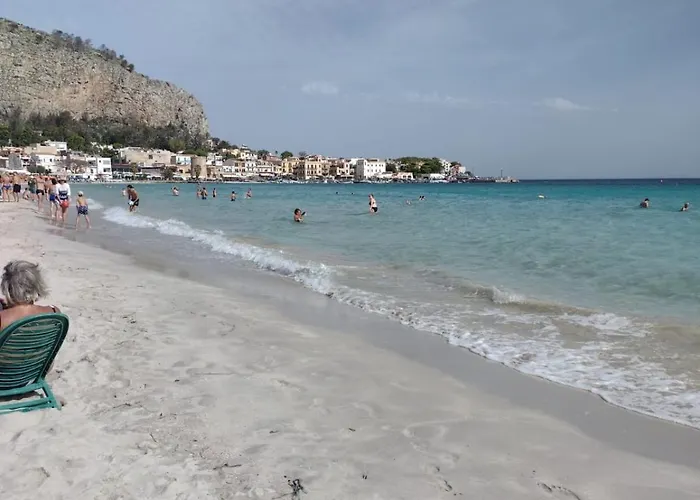 Hébergement de vacances Donna Toni Carini